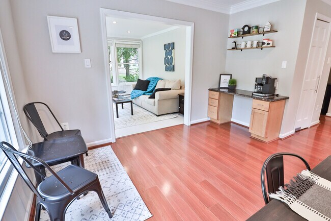 Building Photo - 9633 Cinnamon Creek Dr