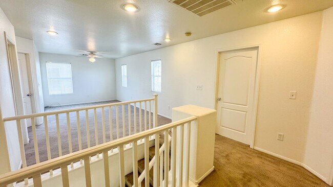 Building Photo - Spacious 3-Bed + Loft & Den | Granite Coun...