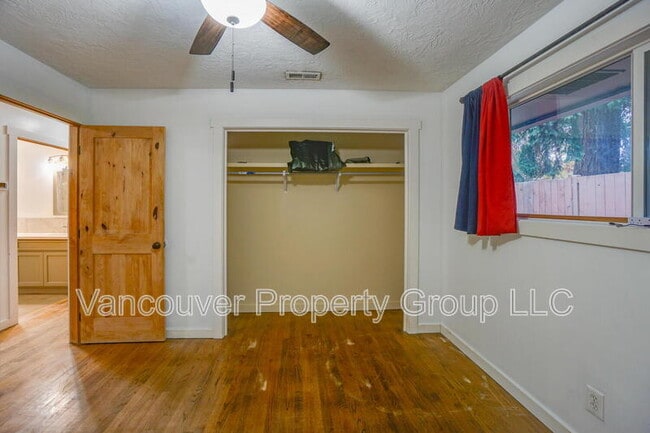 Building Photo - 3211 NE 62nd Ave