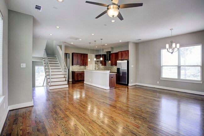 Building Photo - 1535 Malone St