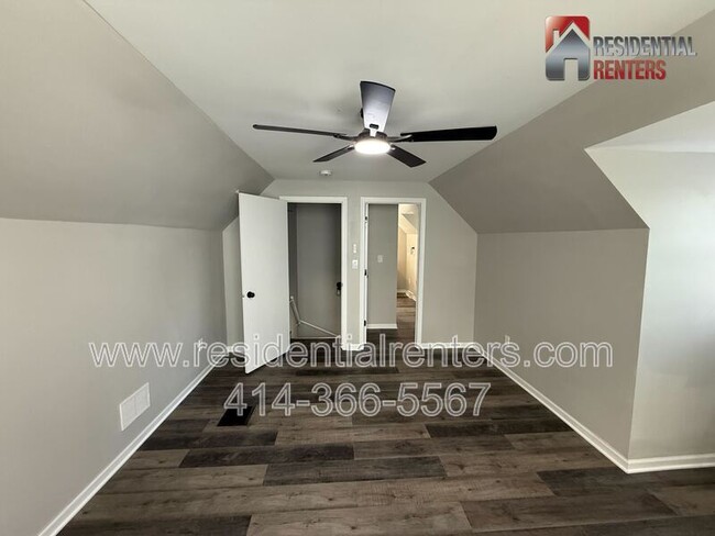 Building Photo - 4845 N 44th St