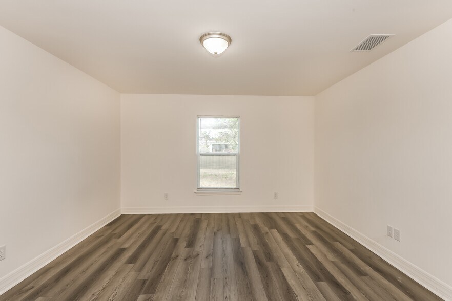 Building Photo - 1522 NW 21st Pl