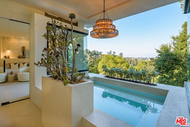 Building Photo - 8896 Lookout Mountain Ave