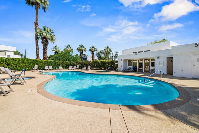 Building Photo - 34414 Laura Way