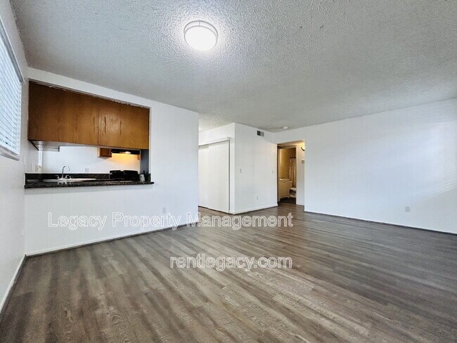Building Photo - 7445 Auburn Oaks Ct