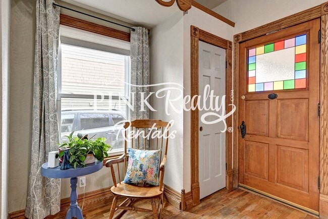 Building Photo - 1610 W Kiowa St