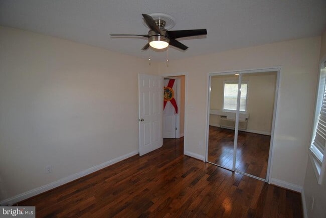 Building Photo - 2241 Farrington Ave