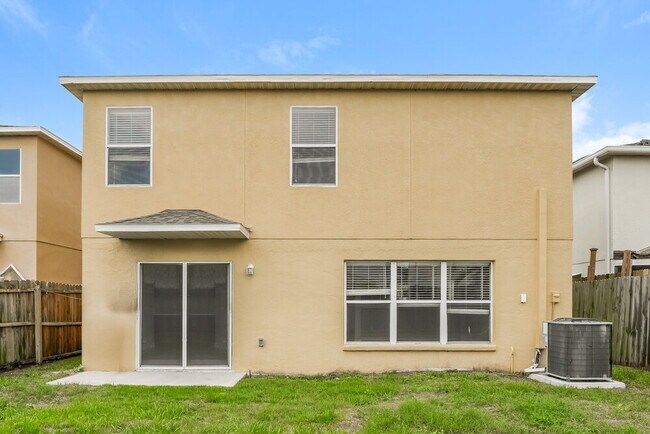 Building Photo - 12116 Tree Haven Ave