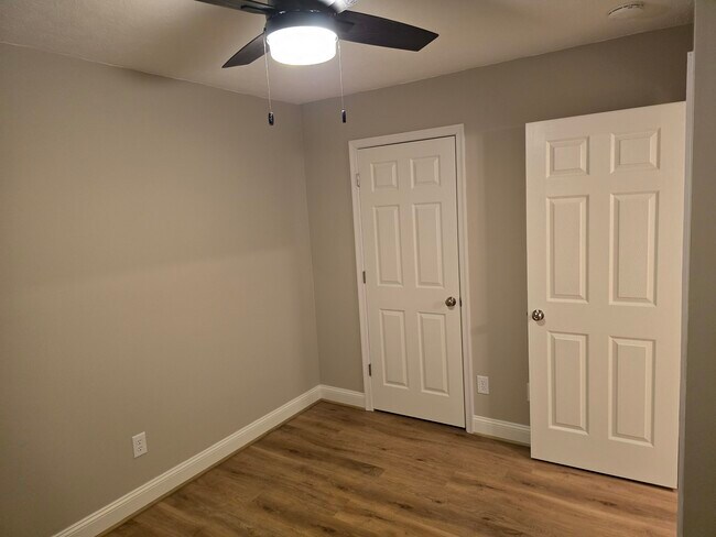 Building Photo - 8108 Timberlake Rd