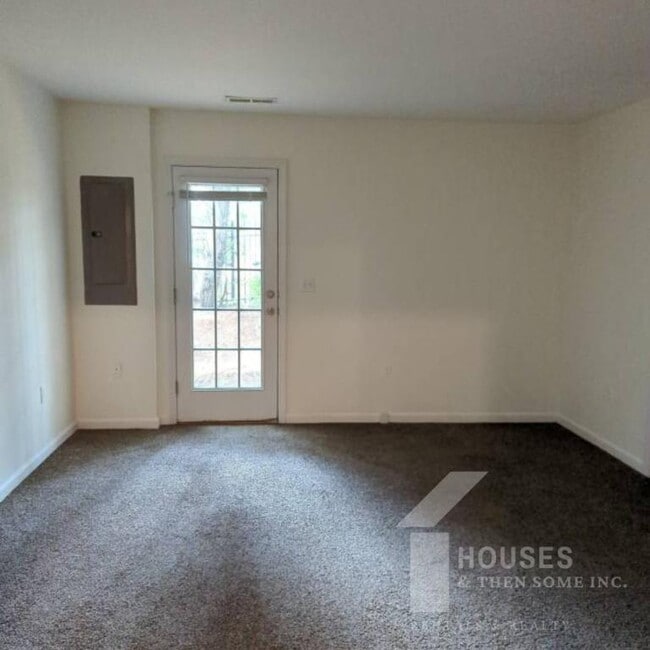 Building Photo - 304 Canewood Pl