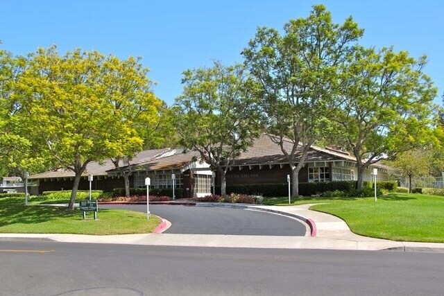Building Photo - COMING SOON - 3 bed, 2 bath Townhouse with attached 2 car garage ready to move in!!
