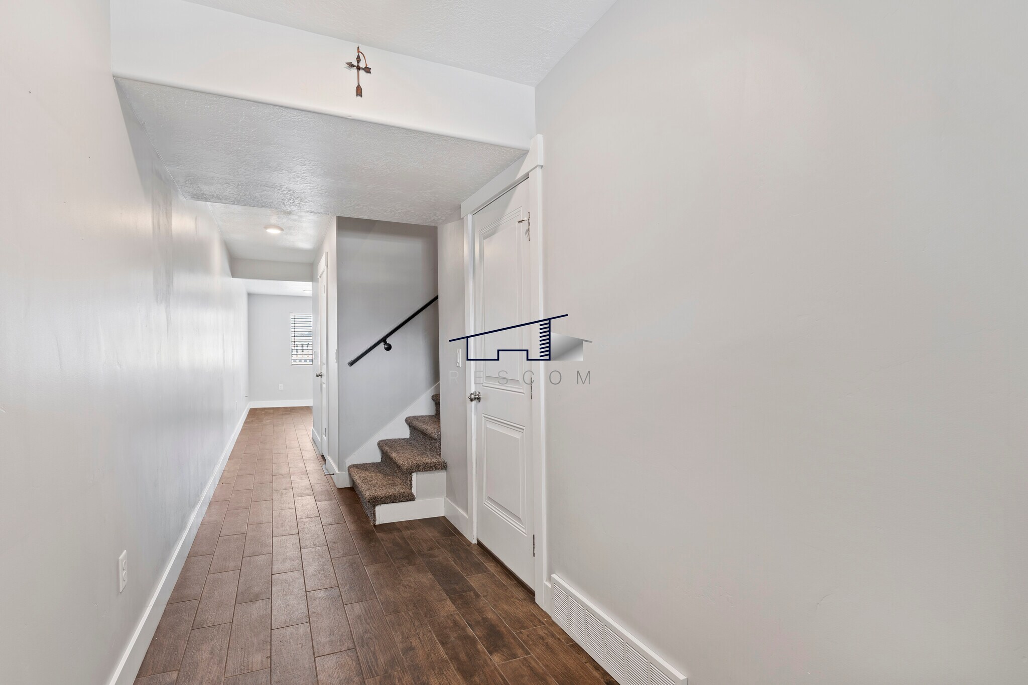 Building Photo - 6471 S Aspen Ln