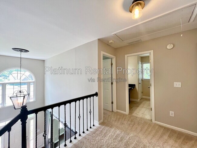 Building Photo - 2980 Highland Pass