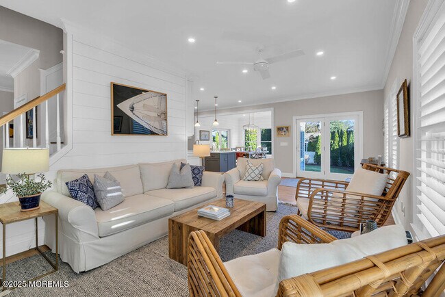 Building Photo - 102 4th Ave