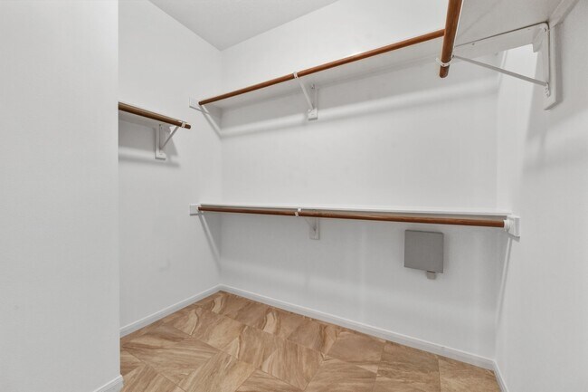 Building Photo - 20814 Lake Park Trail