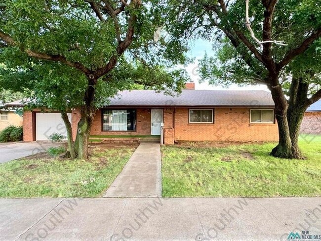 Primary Photo - Beautiful 3 bedroom 2 bath brick home