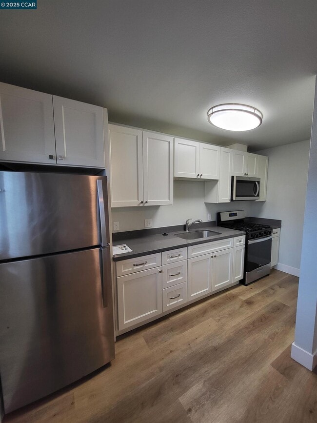 Building Photo - 2235 Church Ln