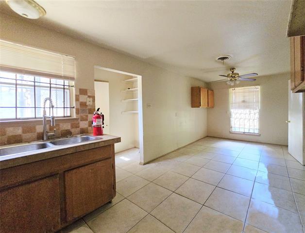 Building Photo - 8224 Campanella Dr