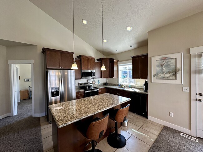 Building Photo - 1973 Park Rim Way