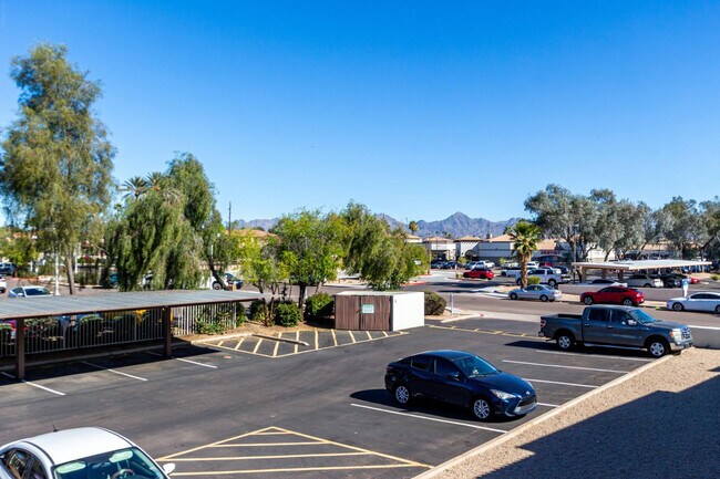 Building Photo - 10444 N 69th St