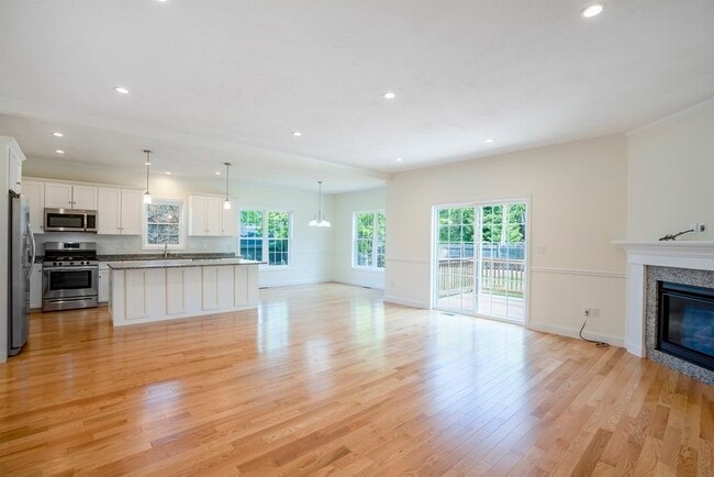 Building Photo - 2 Manchester Pl