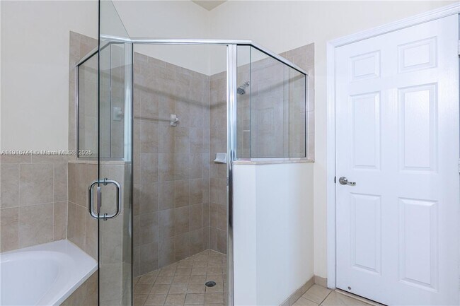 Building Photo - 9036 SW 170th Pl