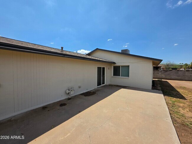 Building Photo - 3850 W Caribbean Ln