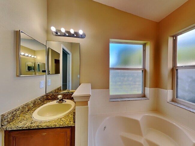 Building Photo - 12806 Sophiamarie Loop