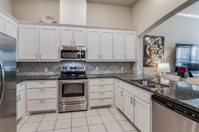 Building Photo - 2563 Sarah Ln