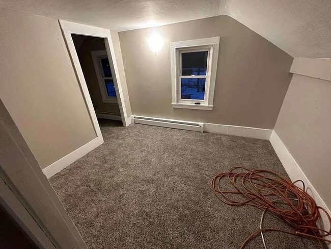 Building Photo - 5 bedroom house