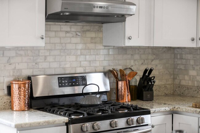 Building Photo - 32 Basin St