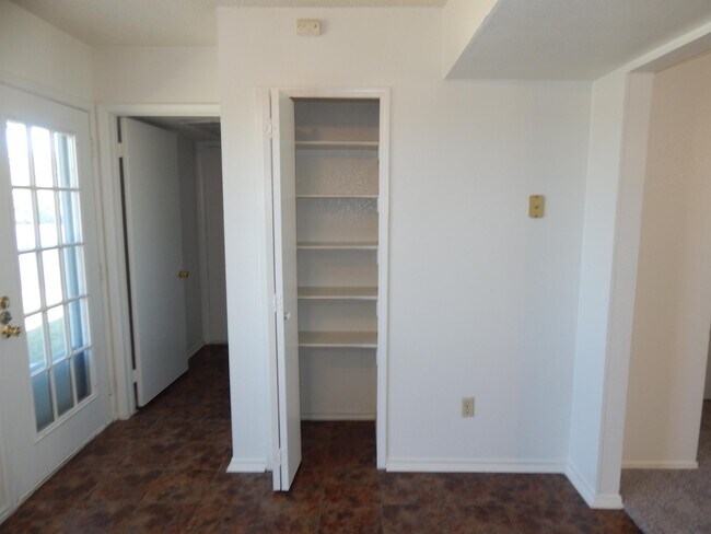Building Photo - 1613 Bobby Lee Dr