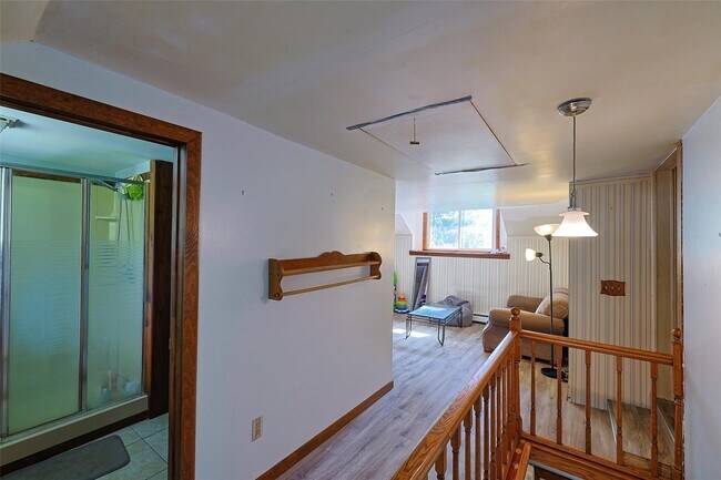 Building Photo - 18 Maples Ln