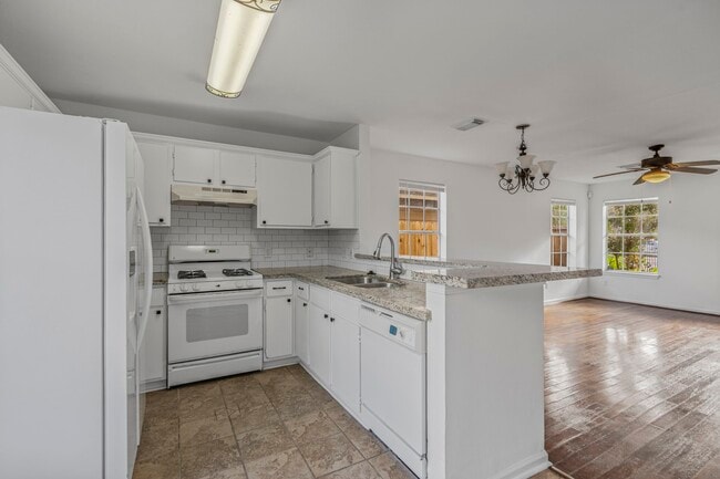 Building Photo - 2106 Nettleton St