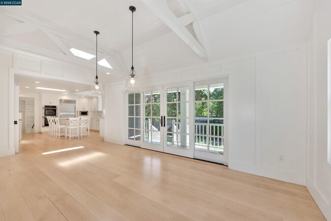 Building Photo - 772 John Way