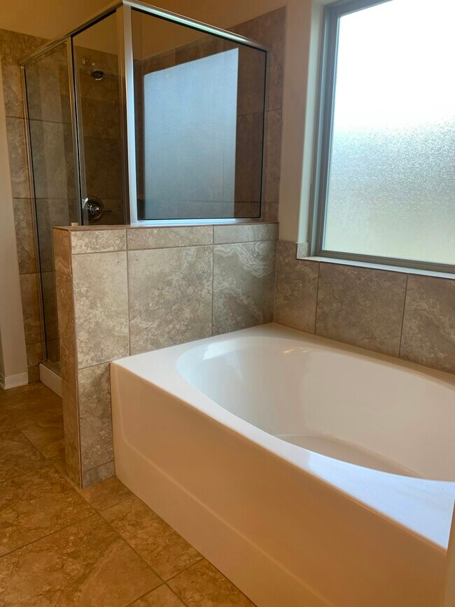 Building Photo - 5607 Markham Dr