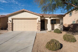 Building Photo - 3 bedroom Home!!