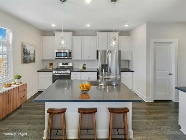 Building Photo - 1704 Carvin Wy