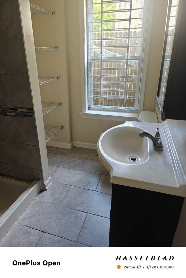 Building Photo - 1506 N Willington St