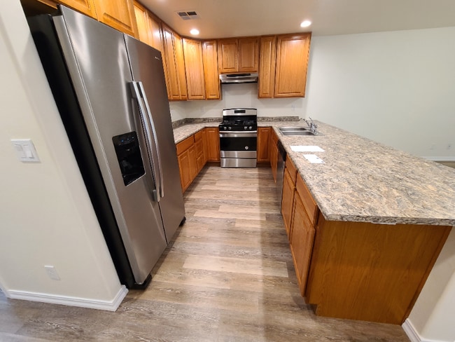 Building Photo - 310 SE L St