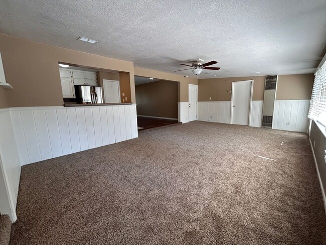 Building Photo - $0 DEPOSIT OPTION, U-HILLS, 4 BED, LARGE A...