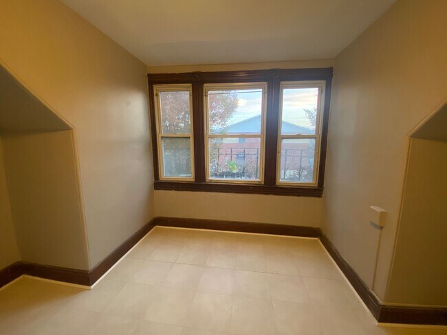 Building Photo - 1349 Washington St