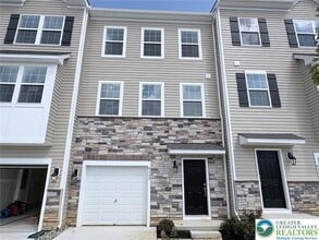 Building Photo - 8209 Brodie Ct