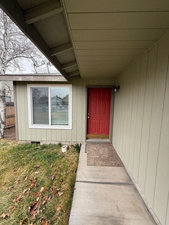 Building Photo - 2022-2022 SW 22nd St