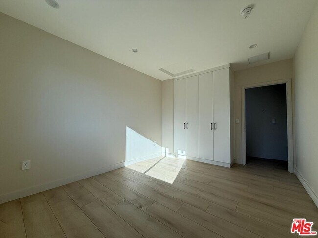 Building Photo - 7342 Forbes Ave