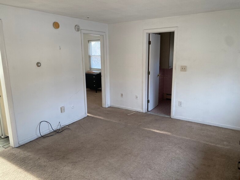 Building Photo - 781 E Squantum St