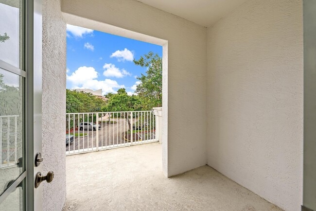 Building Photo - 1200 Town Center Dr