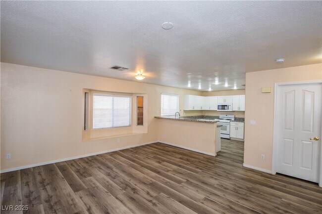 Building Photo - 7820 Paper Flower Ct