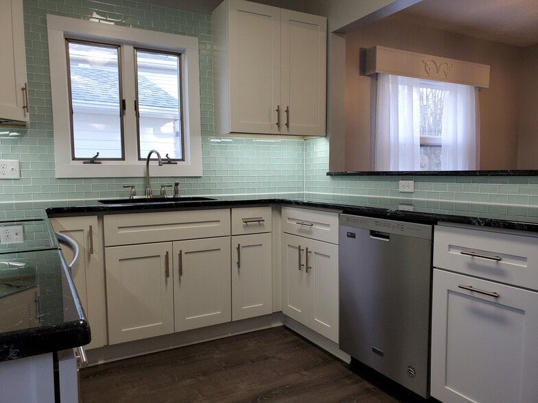 Building Photo - 138 Elmwood Dr