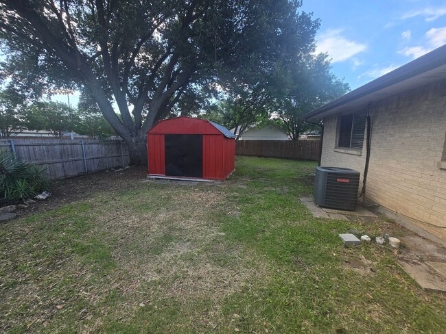 Building Photo - Garland 3 Bedroom, 2 Bath, 1 Car Garage Property That Has Been Completely Remodeled